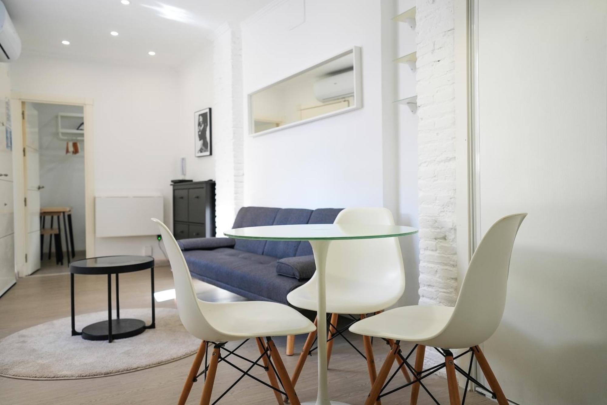 Excellent Location Centro Historico 2 Bed Flat Apartment Málaga